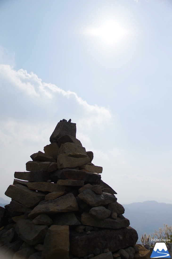 標高1,023m。錦秋に染まる手稲山へ。